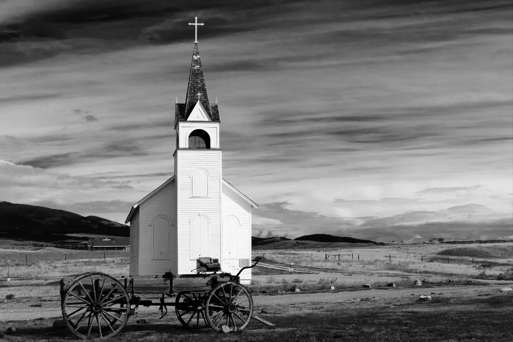 Monday
#AngelEyesImages#art
#vintagechurch#blackandwhitephotography#landscapephotography#montana